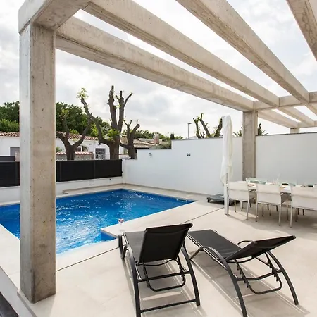 Villa 2012 Montseny 152b By Homeselectspain Empuriabrava